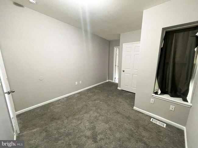 Building Photo - 2533 Woodbrook Ave