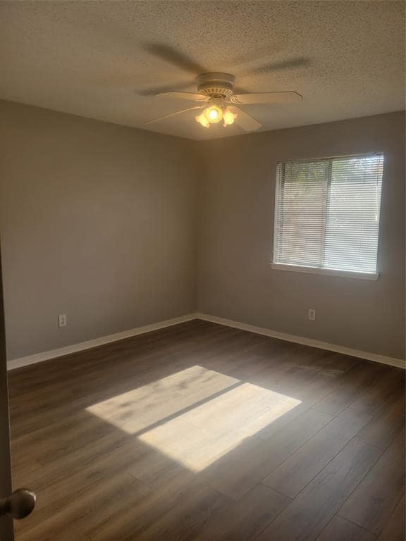 Building Photo - 3046 Mosby Dr