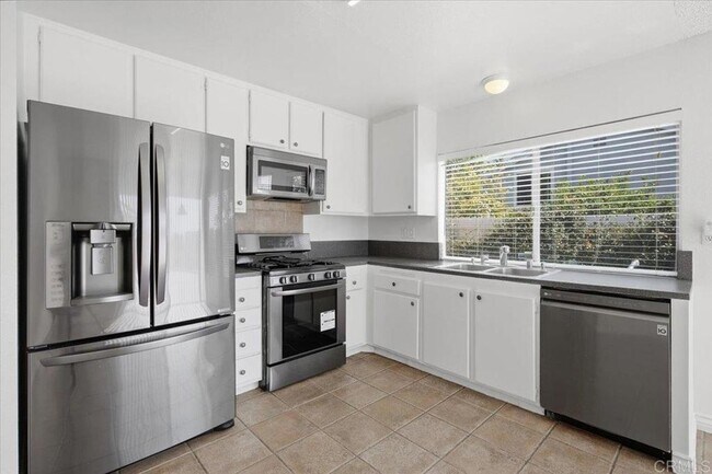 Building Photo - 6859 Paris Way