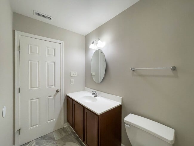 Building Photo - Spacious Three-Bedroom Townhouse in West A...