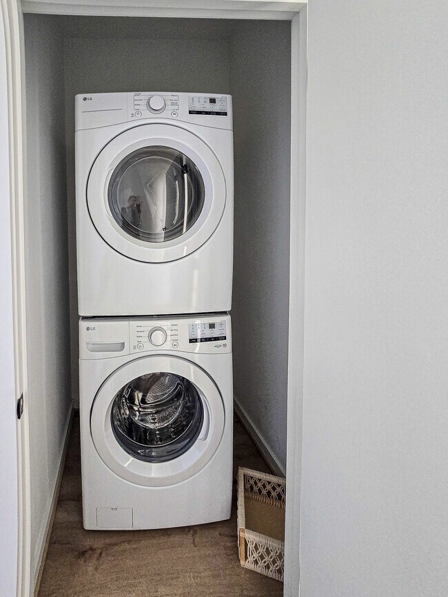 Building Photo - 203 Danna Ln