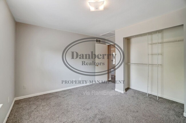 Building Photo - 3612 Willow Run Dr