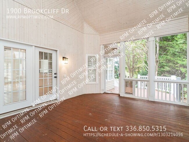 Building Photo - 1900 Brookcliff Dr