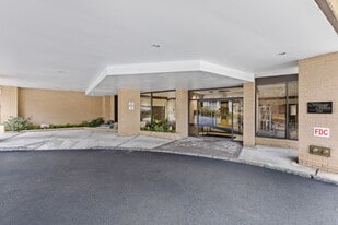 Building Photo - 25 Rockledge Ave