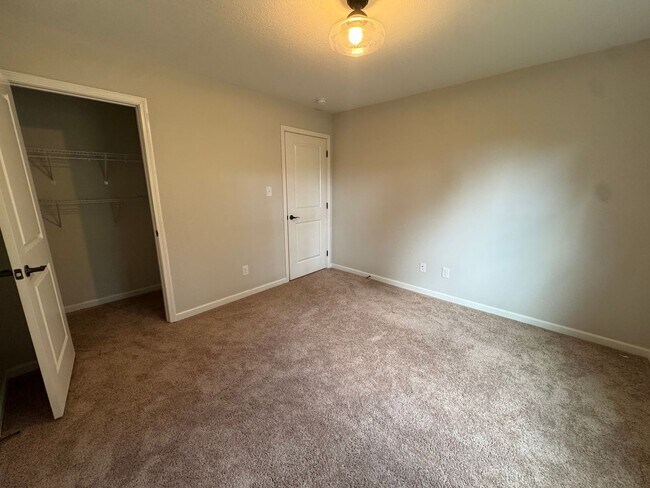 Building Photo - Modern Living on Myrtle Ridge Lane!