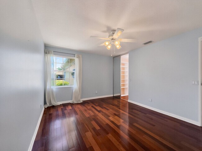 Building Photo - Beautifully maintained 2-bedroom, 2-bath in Island Walk