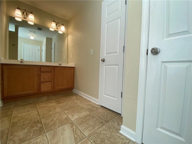 Building Photo - 3367 Harvest Ridge Ln NE