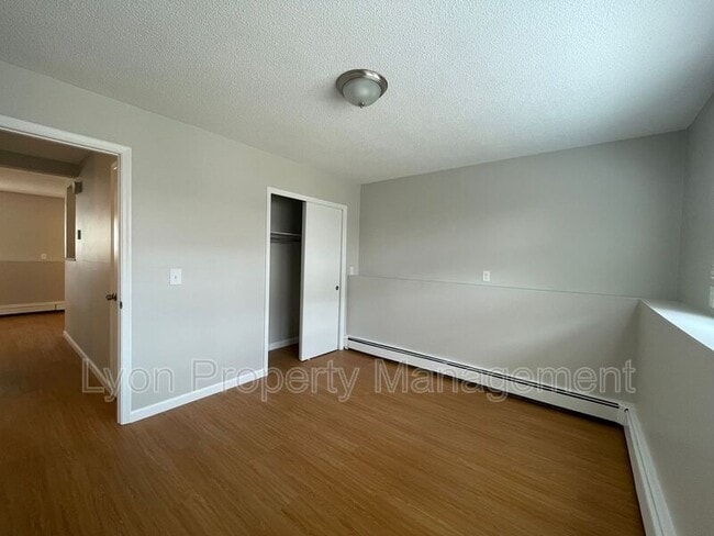 Building Photo - 235 Weeden St