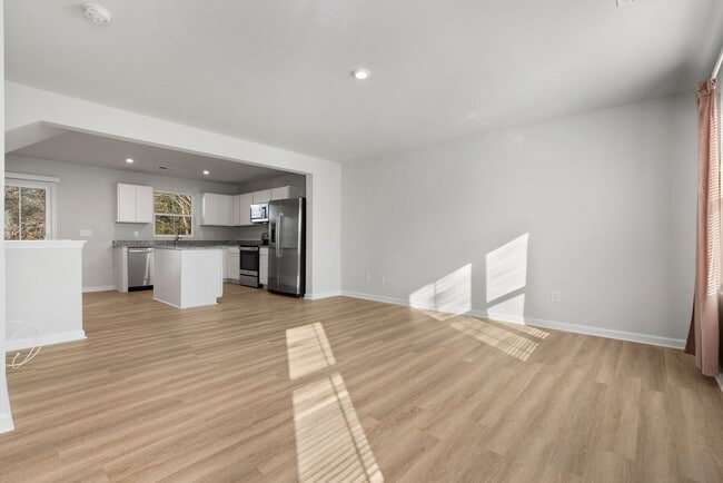 Building Photo - 109 Brooklane Ct