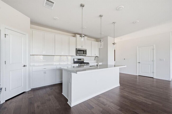 Building Photo - 4806 Plum Peach Bend