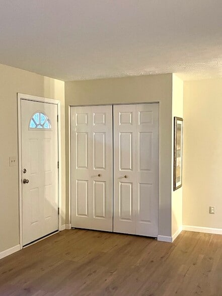 Entry with Coat Closet - 6030 Applecrest Ct