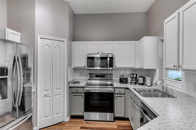 Building Photo - 11 Bickshire Ln