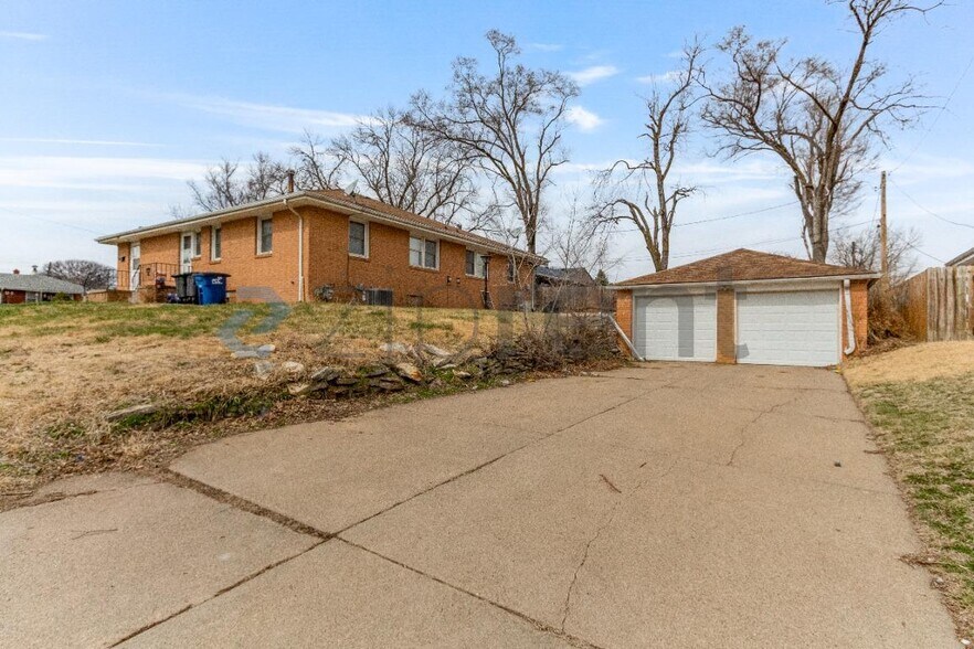 Building Photo - 3366 Craig Ave