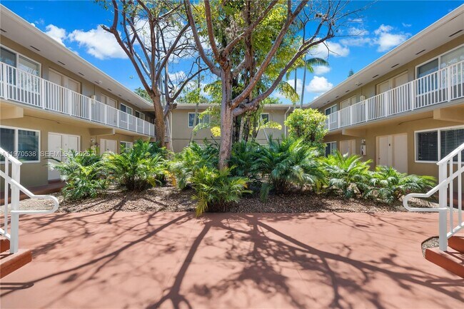 Building Photo - 6310 SW 79th St