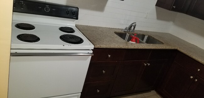 Building Photo - 4013 Amoor Ave