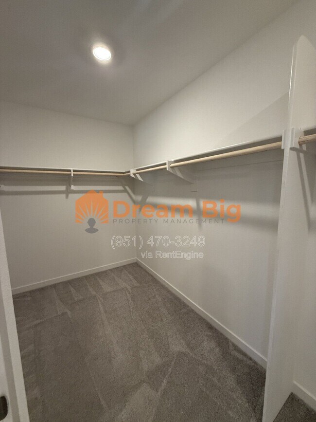 Building Photo - 2256 Stelamar Wy
