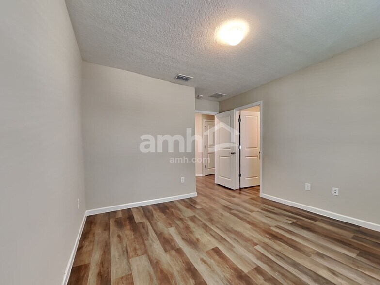 Building Photo - 131 Hemlock Point