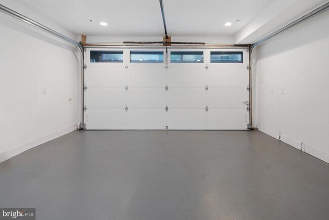 Building Photo - 1332 Kater St