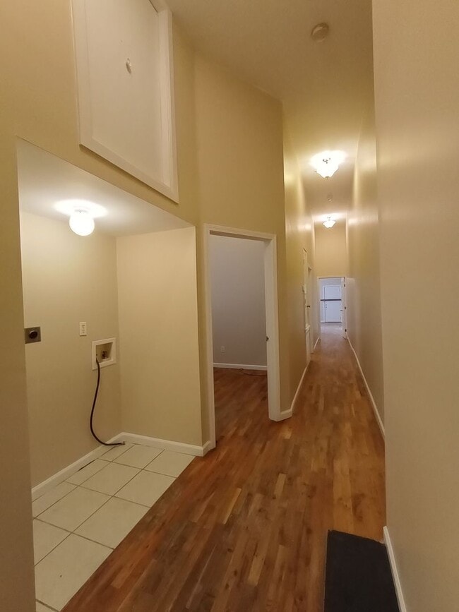 Building Photo - 2304 Gravier St