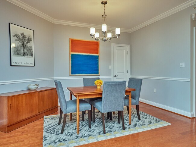 Large Dining Area - 3625 10th St N