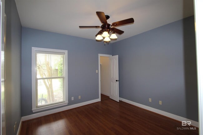 Building Photo - 9948 Sommerset Dr