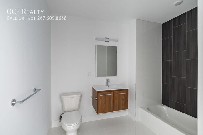 Building Photo - 813 N Broad St