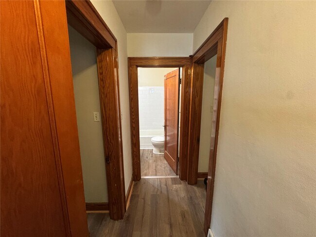Building Photo - 1107 Bristow St