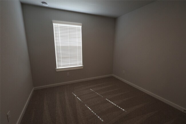 Building Photo - 8530 Blueberry Ash St