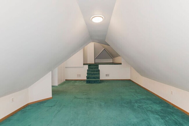 Building Photo - 15550 East 37th St S