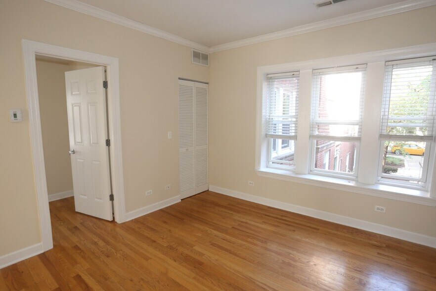 Building Photo - 3250 N Clifton Ave