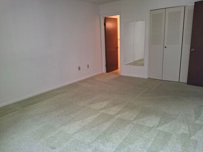 Building Photo - 2/2 in Silver Spring Shores 55+