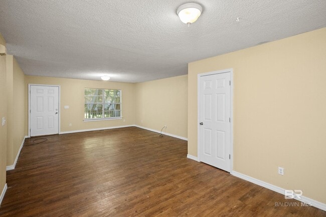 Building Photo - 8564 Garden Cir