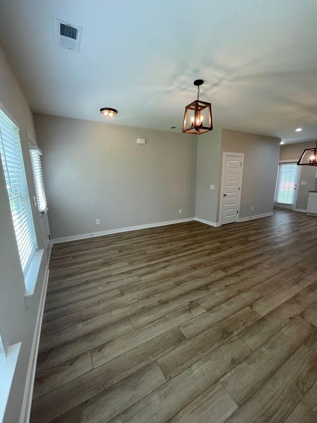 Building Photo - Home for Rent in Weaver, AL!!! View with 4...