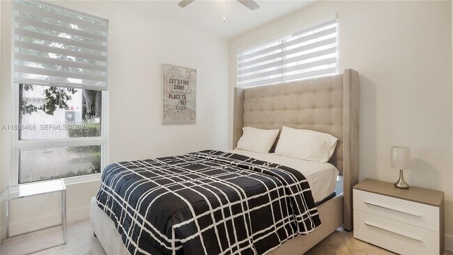 Building Photo - 6611 NW 105th Pl