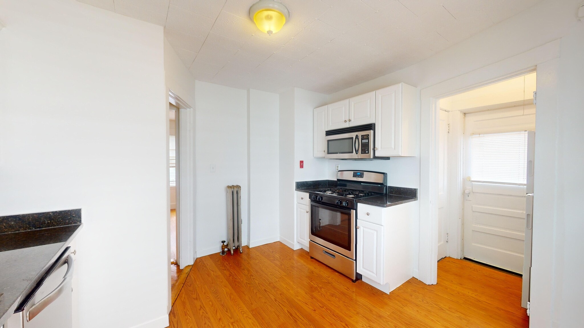 Building Photo - 52 Linwood St