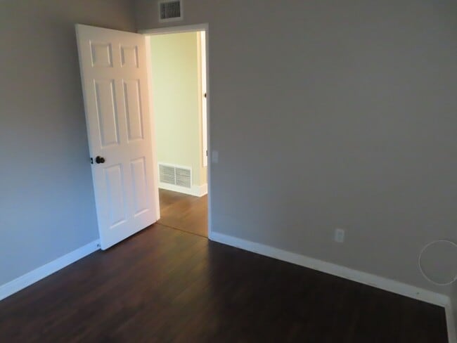 Building Photo - Nicely updated 4-bedroom house in Chula Vista