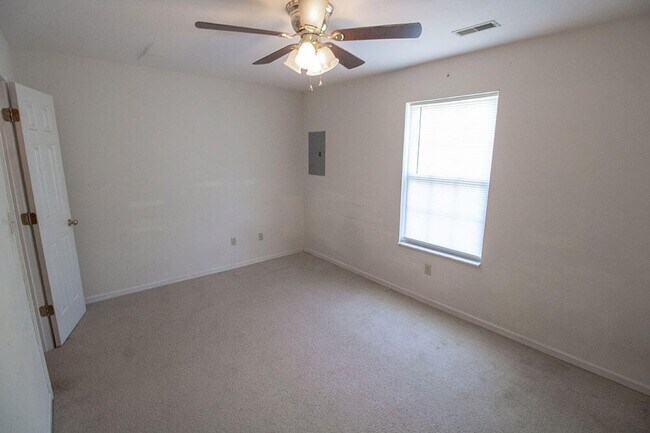 Building Photo - 1415 N Frideriki Dr