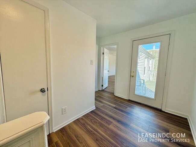 Building Photo - 513 N Street NW-
