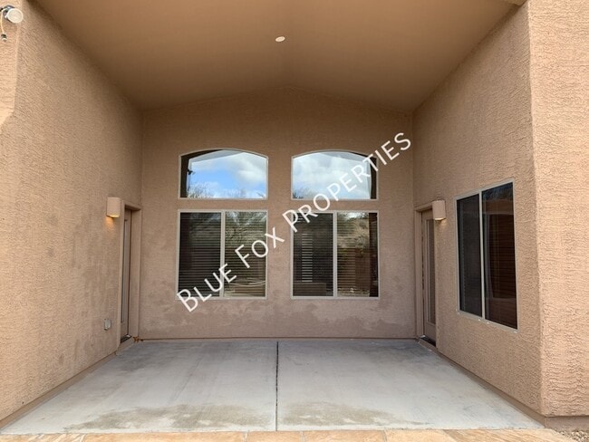 Building Photo - 11921 N Cantata Dr
