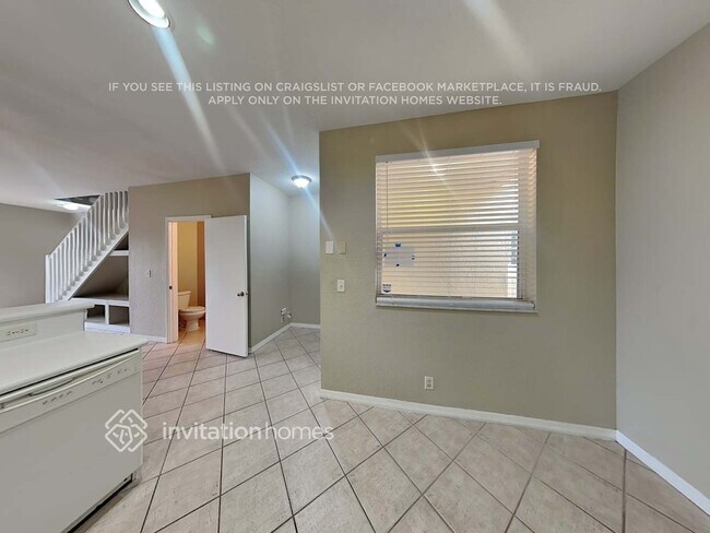 Building Photo - 2440 Cordoba Bend