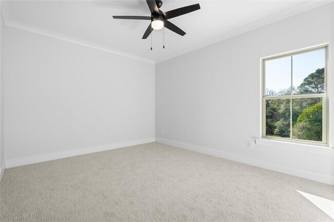 Building Photo - 5488 S Hilltop Dr