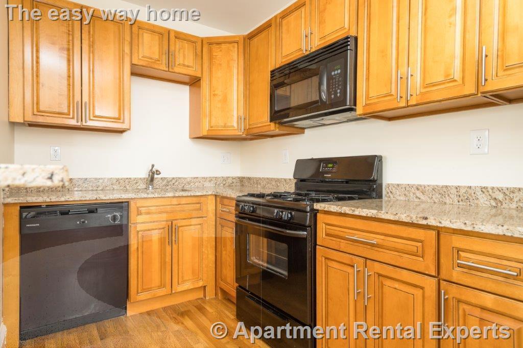 Building Photo - 123 Highland Ave