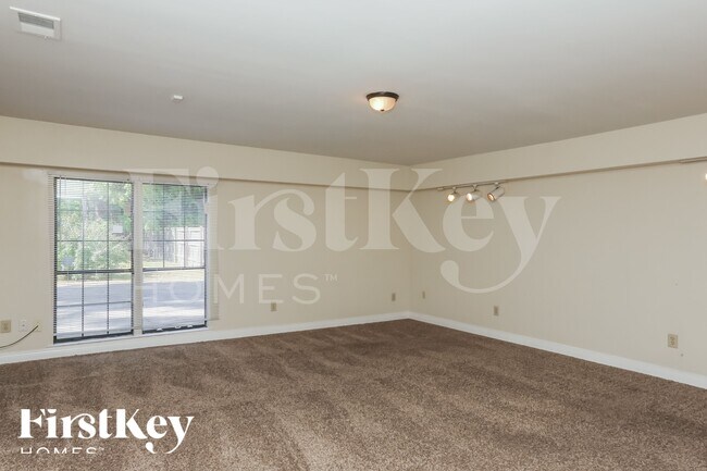 Building Photo - 1449 Flamingo Rd