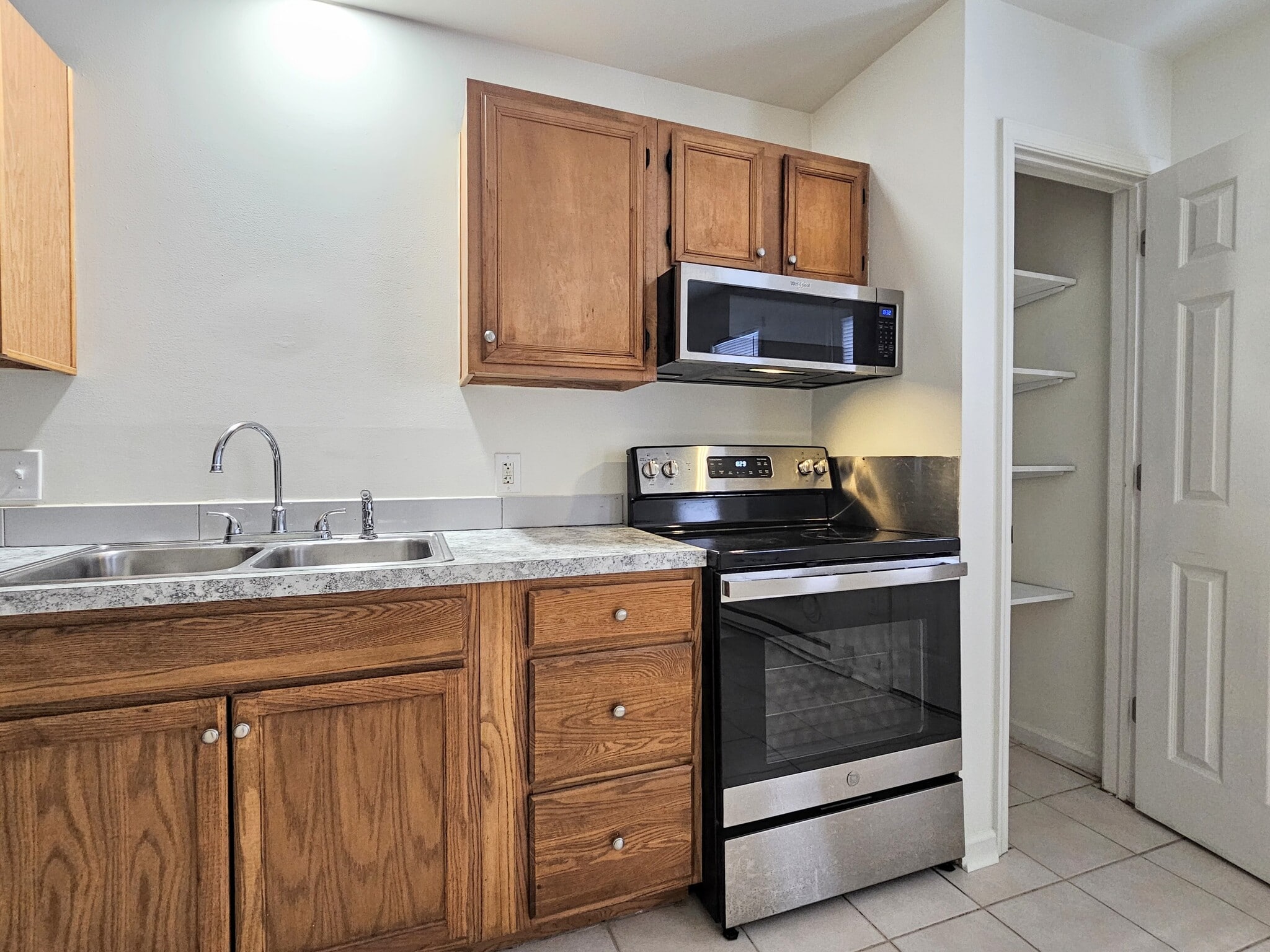 Building Photo - 104 Bradford Dr