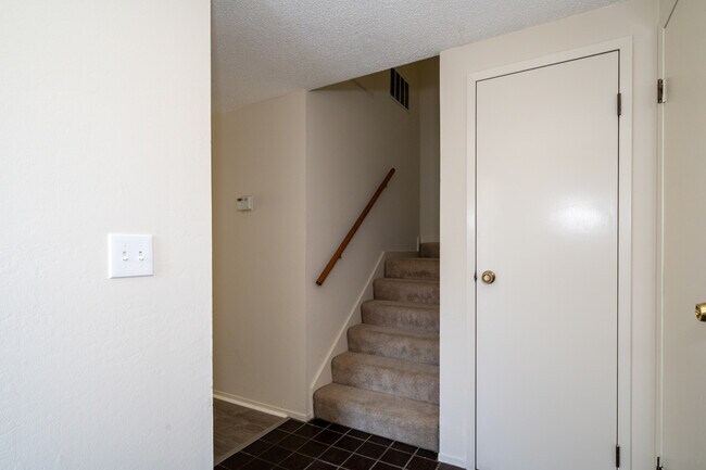 Building Photo - 1034 Shoal Dr