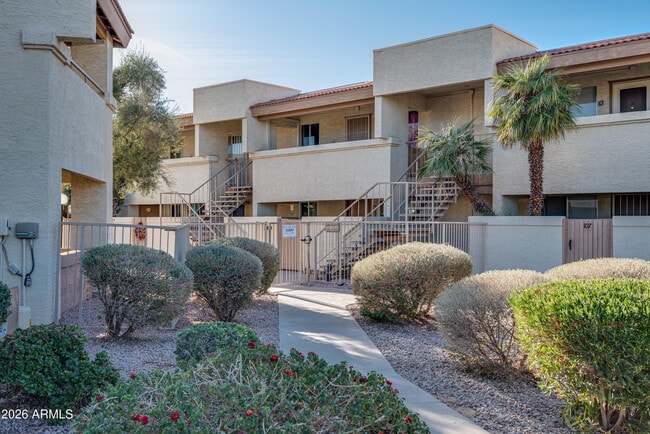 Building Photo - 4150 E Cactus Rd