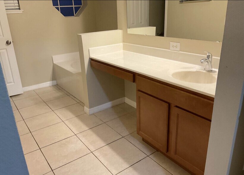 Building Photo - 9737 S 53rd Ave