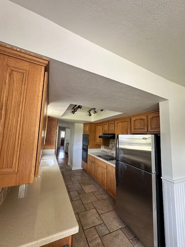 Building Photo - A True Gem in One of the Most Sought-After...