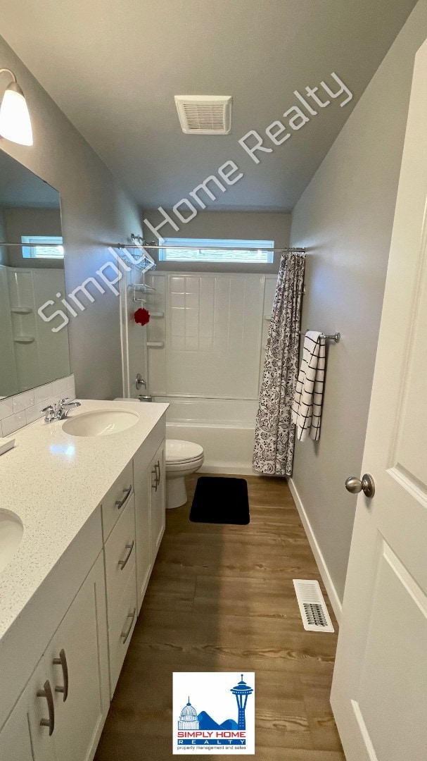 Building Photo - Step into the luxurious comfort of your dream home!