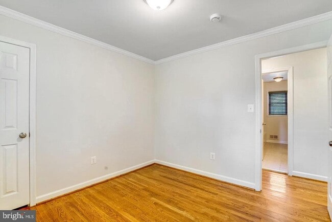 Building Photo - 9821 Hampton Ln